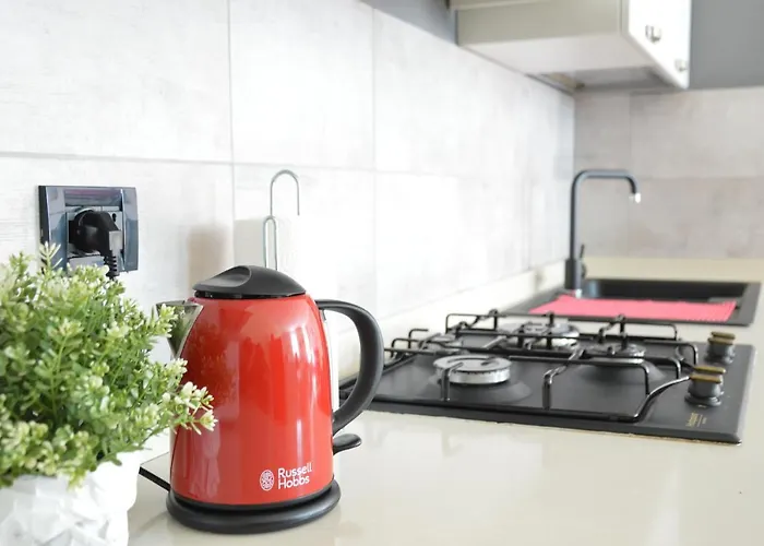 Pool Near Free Parking דירה בלאג'יו