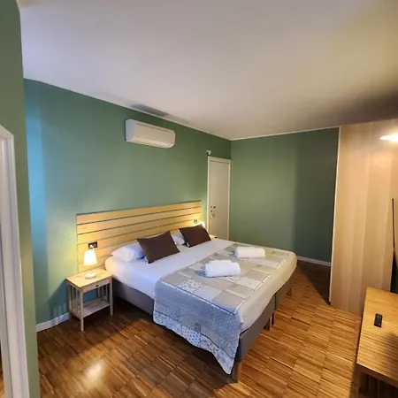 Pool Near Free Parking Апартаменты