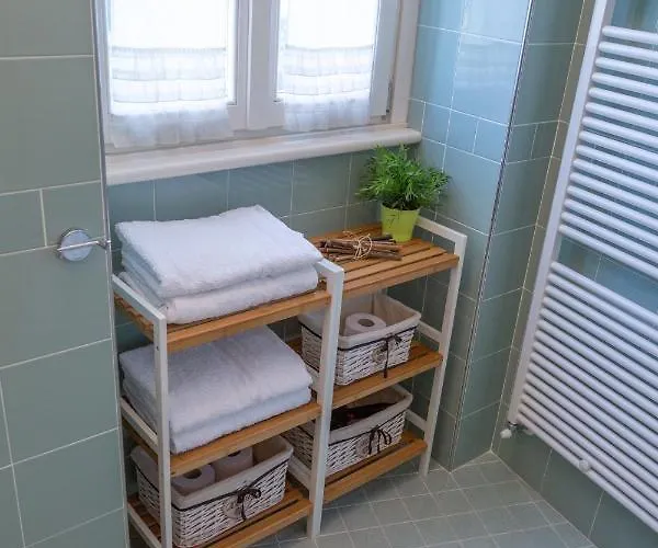 Апартаменты Pool Near Free Parking *