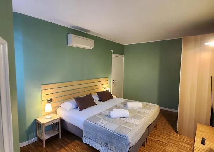 Pool Near Free Parking Апартаменты